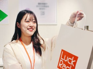 フリーターさん、学生さん、主婦(夫)さん
みなさん大歓迎です★
勤務ペースは無理のない範囲でOKなのでご安心ください♪