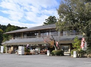 初バイトOK☆
オーナーはとっても穏やかなのでお店の雰囲気◎
桜のシーズンは窓から見える景色が最高です♪