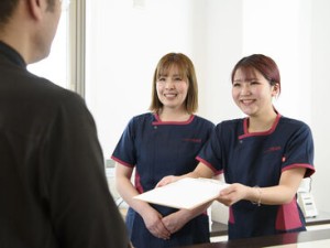 受付のほか、電気治療器のつけはずしなどの
簡単な補助もお願いしますが、特別な知識は必要ありません！