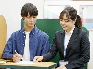 ※写真はイメージです
ほとんどが未経験からのスタート♪
バイトデビューという方も大歓迎◎