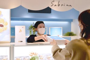 フリーターさん大歓迎！
新しい環境で始めるバイトは特別♪
こだわりのスイーツが並ぶ当店で、楽しく始めてみませんか*＊
