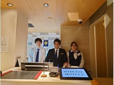 季節やイベントなどに合わせて
店舗内を飾り付け☆
スタッフからのアイデアや提案などを
積極的に採用する風通しの良い環境です!