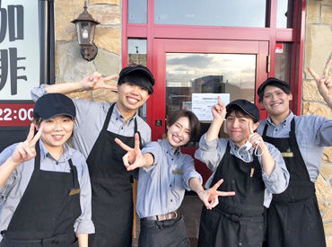 ほとんどのスタッフが未経験からのスタートでした★
優しい先輩ばかりだから、いつだって気軽に相談もできちゃいます♪