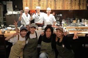 一緒にお店を盛り上げてくれる仲間を大募集！
簡単な調理補助から始めましょう♪
