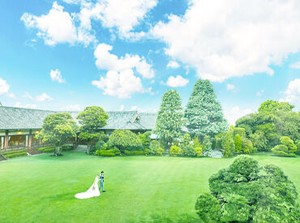 約1,000坪の庭園に囲まれてお仕事♪
働きながら都心にいることを忘れられます◎