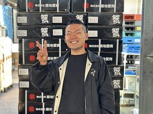 入社後はベテランが横について、ゼロからレクチャーします◎
わからないこともすぐに聞ける環境なので、未経験でも安心ですよ♪