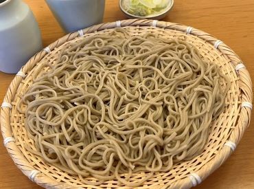 ≪上質でモダンな蕎麦屋≫
上野毛駅から徒歩1分の好立地！
さらに…給料は現金手渡し！
安定して働きやすい環境です◎