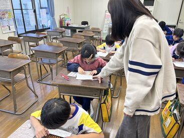 子供の成長を感じ元気を貰えるお仕事です♪
子育てが落ち着いた40代の主婦さんたちが活躍中！