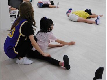 ▼海外のダンスも学べる▼
子供たちに教えながら、
海外のダンスや振り付けなども
どんどん吸収できる環境です◎