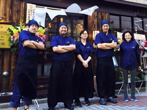 土日勤務者急募★ランチ帯急募！週3～OK！働きやすさ抜群のシフト★未経験の方も大歓迎！バイトデビューしませんか？賄食付き♪