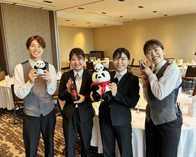 明るい雰囲気のお店です★
『みんなで楽しく働きたい！』という方、大歓迎◎
未経験さんもWelcome＊*