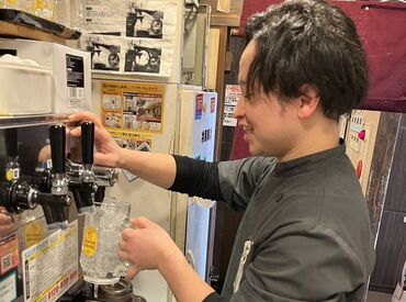 まずはオーダー取りや洗い物など、
キホンから覚えていきます♪
初めての方も、先輩の強力サポートが
あるのでご安心を◎