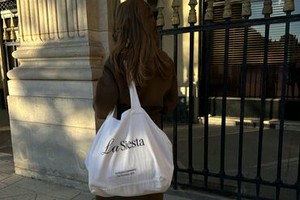 ﾟ*｡☆ NEWスタッフ募集 ☆。*ﾟ
未経験OK♪
プチプラ×カジュアルアパレルで販売STAFF◎
20代～30代女性スタッフ活躍中♪