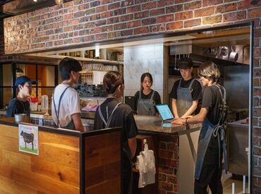 毎日ワイワイ楽しく働いています^^
自分の考えたメニューが、お店の新メニューになることも◎