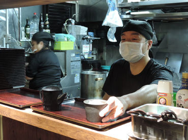 蕎麦以外にもちょい飲みも楽しめる！
気軽に入れるセルフそば屋として人気のお店です♪