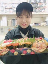 難しい作業は一切ナシ！
値札を貼ったり、陳列したりなど
まずはカンタンな作業からお任せします♪