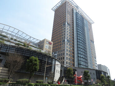 ≪アクセス良好≫「与野駅」や「さいたま新都心駅」から徒歩圏内！
郵便局もある、日本郵政グループさいたまビルでのお仕事♪