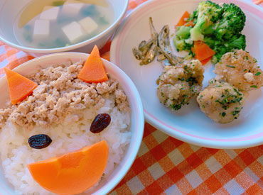 ≪こどもたちとの食育活動あり！≫
たくさんの笑顔に囲まれながら
食の大切さを楽しく学ぶサポートをすることも★