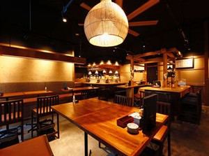 ＼ホールスタッフ募集／
しっかりとした研修があるので、
安心スタート♪お気軽にご応募ください！