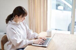 在宅勤務ありのお仕事です！
ご自宅にネット環境がある方にお願いします！