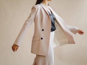 ﾟ*｡☆ NEWスタッフ募集 ☆。*ﾟ
人気のオフィスワークのお仕事
お問い合わせ業務の為クレーム少なめ
PCの操作ができれば大歓迎