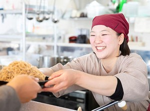 飲食店でのお仕事が初めての方や、
ブランクがある方の応募も歓迎★
日頃の家事感覚でお仕事可能です◎