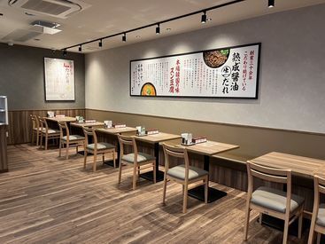 《覚えやすいお仕事！》
野菜を切ったり盛り付けしたり♪とにかくカンタン★
普段の家事のような感覚ですよ◎