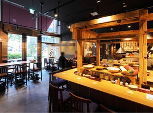 ≪髪色&髪型自由◎≫
少しお堅いイメージの和食ですが、
自由度高く働くことができる！！
自分らしく楽しく稼ぎませんか！？