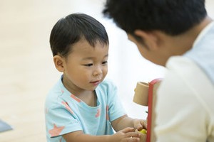 「だいすき!」と言ってくれたり懐いてくれたり…嬉しい瞬間が沢山♪大人を真似た面白い会話が聞ける事も!笑