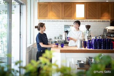 カフェが好き/ファッションが好きな方は必見！20～30代のスタッフが多数活躍中です。
シフト相談OK！フリーター大歓迎◎