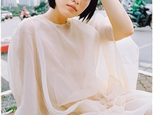 ☆ NEWスタッフ募集 ☆
・20代～40代女性活躍中
・髪色ネイル自由
・駅直結で通勤ラクラク