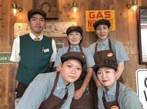 スタッフ割引、ボウリング大会など
お仕事以外にも楽しいことたくさん☆★
みんなとわいわい働こう!!