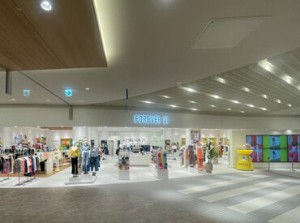 【FOREVER21】が戻ってきた！
LA発の雰囲気は残しつつも日本のカスタマーに似合う感じにリニューアルされています♪