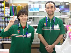 オーナーはおちゃめでスタッフ想い！
スタッフにも愛されています♪
お客様も色々な人がいるので
飽きずに楽しく接客できる！
