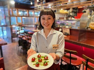 夢を語れる仲間と出会える！
経験は不問・シフト柔軟！
面接は食事をしながらフランクに♪