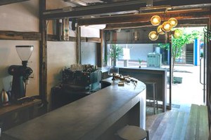 ＼未経験も大歓迎／
経験者はスキルを活かせる環境★
コーヒー好きウェルカム♪
木目調の落ち着いた雰囲気の中で働けます！