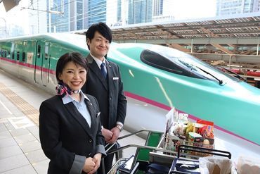 乗車列車は特急あずさ号となります。