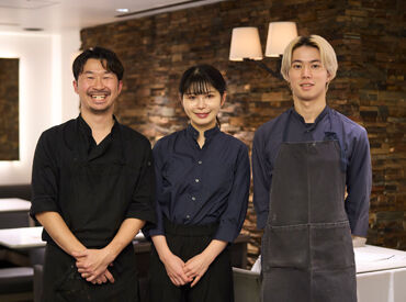 ＜20～30代のスタッフが多数活躍＞
カジュアルリッチがテーマの「MERCER CAFE」
未経験の方も始めやすい業務内容と雰囲気です♪