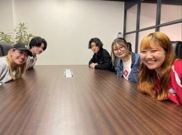 ＼大量募集×応募は今がチャンス！／
履歴書不要で"即"応募OK
不安な方は友達との応募も大歓迎♪
面接はいつもの私服でOK◎