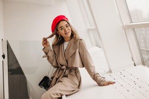 ﾟ*｡☆ NEWスタッフ募集 ☆。*ﾟ
メディアでも話題のアパレルブランド♪
アパレル店員デビュー☆
シフト相談OK！