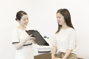 ＼全国460店舗以上を展開するLAVAグループ／
福利厚生やサポート体制などが充実！
安心して働ける環境が整っています＊