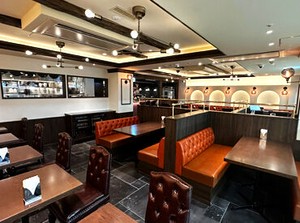 名古屋駅直結の名駅地下街なので雨に濡れる心配なし！
まかないや昇給制度など働きやすい待遇もいろいろ！