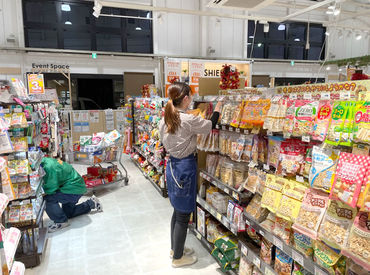 ＼車・バイク・自転車通勤OK◎／
まずは気軽に店舗へ遊びにきてくださいね！