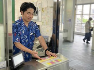 ≪改札口でのお客様対応って？≫
乗車案内や駅周辺情報のご案内など♪日中はパートさんが対応しているので管理業務がメイン！