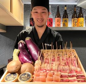 〈優しい店長が丁寧に教えます〉
「これから忙しくなりますが、一緒にお店を盛り上げてくれる方!面接でお会いしましょう」by店長