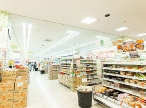 売場で商品を陳列したり、品出しをしたりします♪
キレイに商品が並ぶと気持ちが良いですよ◎