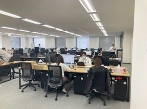 20～40代の女性活躍中！第二新卒の方や安定勤務がしたいフリーターさんなど、完全未経験から気軽にスタートOKです◎