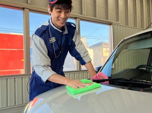 普通自動車運転免許だけあればOK！
色々な車と出会える"ガソリンスタンド"勤務♪