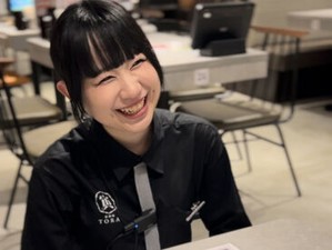 すすきの駅スグのオシャレ和食居酒屋！
大人の雰囲気も漂うお店で、
接客スキルを身に付けてみませんか？