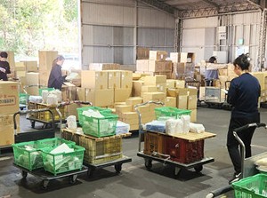 業績良好につきスタッフ大募集★
夏休み中の大学生や高校生さん大歓迎！
シフトも柔軟で働きやすい環境ですよ◎